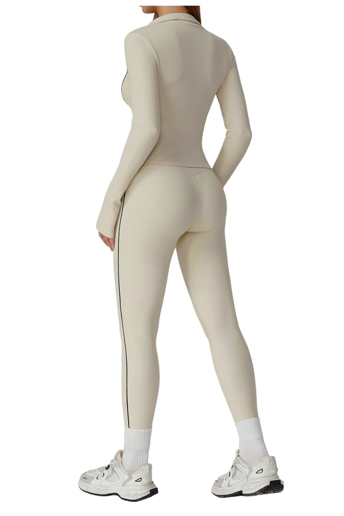 ג'קט טניס וחדר כושר