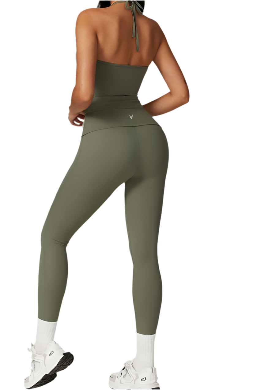 גופיית טניס וחדר כושר