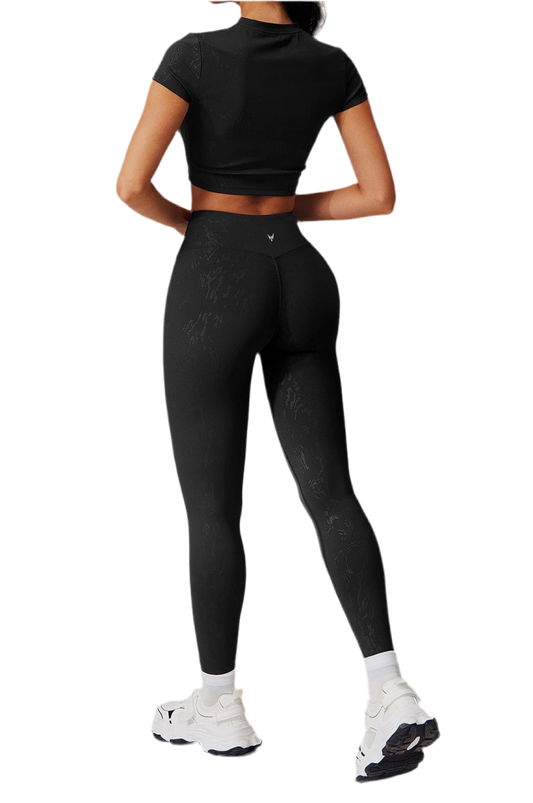 חולצת ריצה צמודה וקצרה