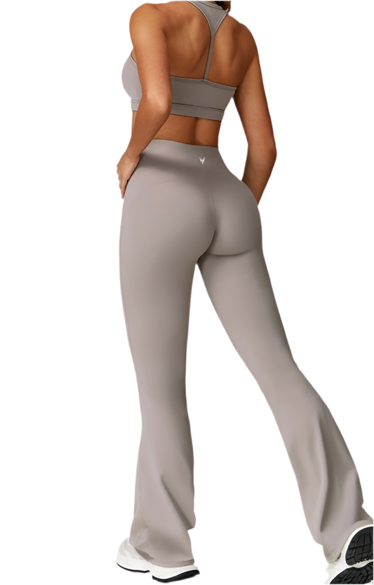 מכנס יוגה בגזרה רחבה